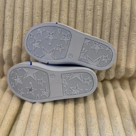 Big Bang - NWOT - velcro closing sneakers/runners. Size 6 - Picture 7 of 8